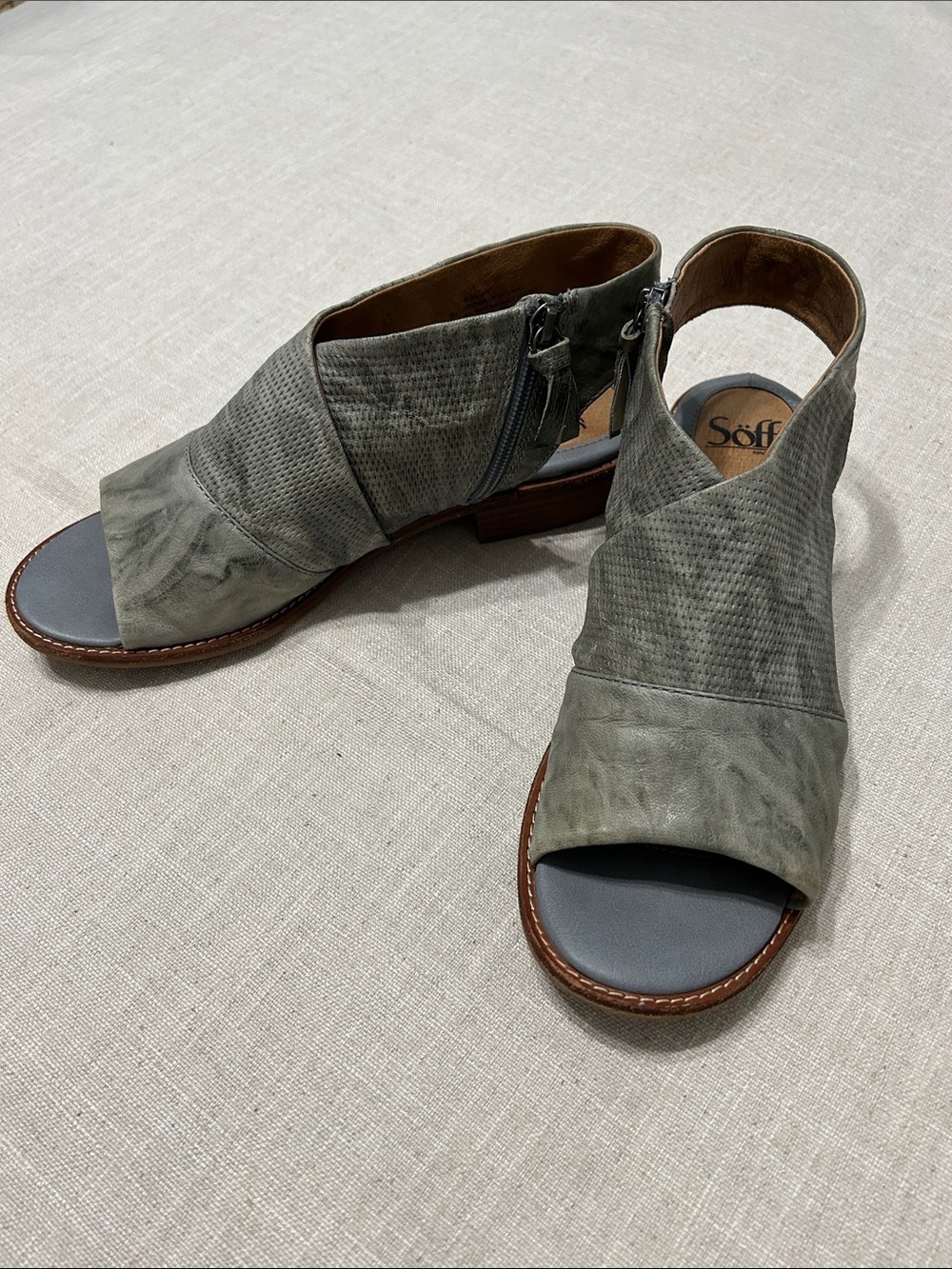 Sofft Shoe Natalia Women's 9 Sage Green Leather Cutout Open-Toe Side Zip Sandals